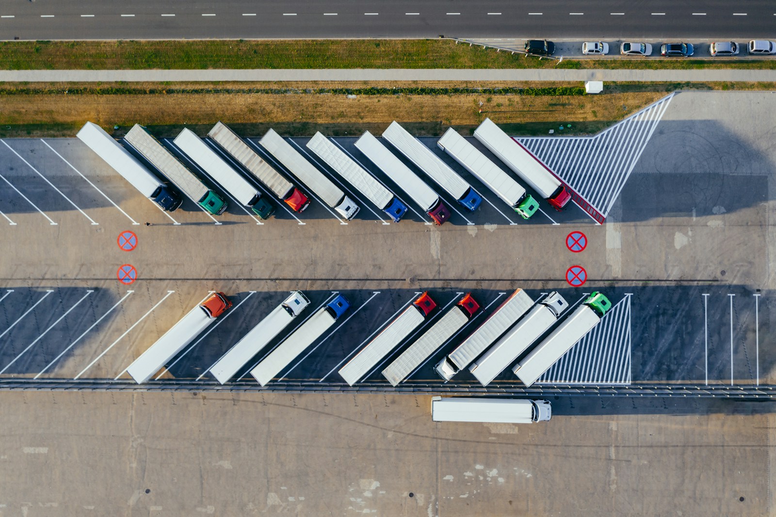 Industrial production floor for Nordic distributors verifying China suppliers