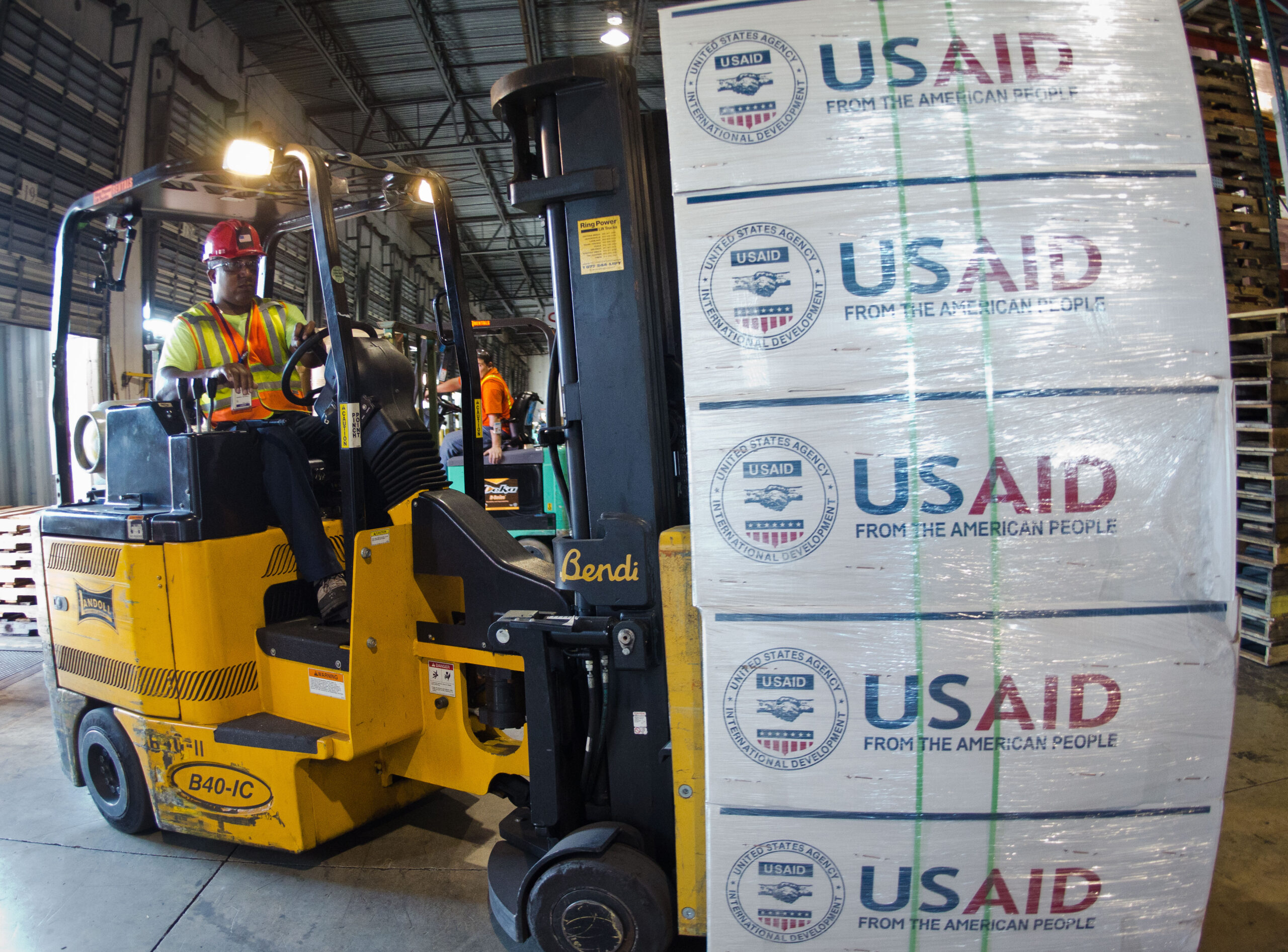 China Sourcing for GCC Distributors: MOQ Negotiation, Arabic Packaging, Inspection and Shipping Readiness